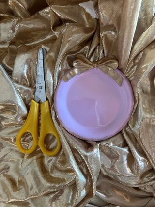 Platito decorativo rosa y dorado