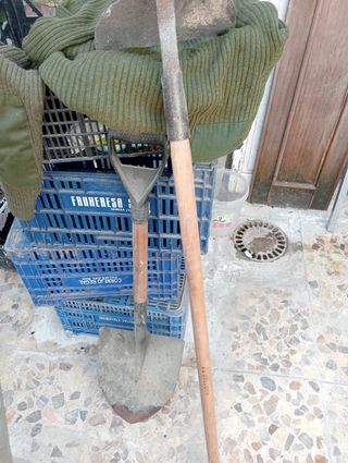 Pala y rodillo de jardín