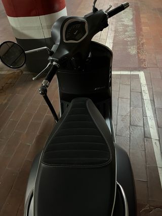 Vespa GTS SuperSport 125 - Gris mate