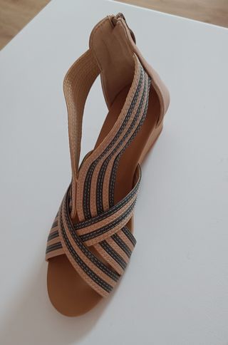 Sandalias cuña mujer beige-gris