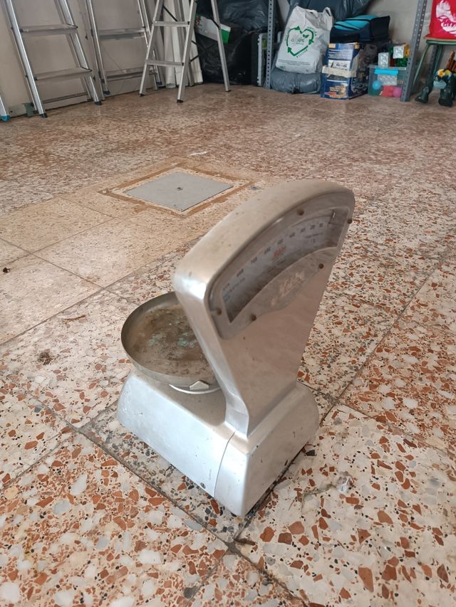 Báscula Antigua Mobba