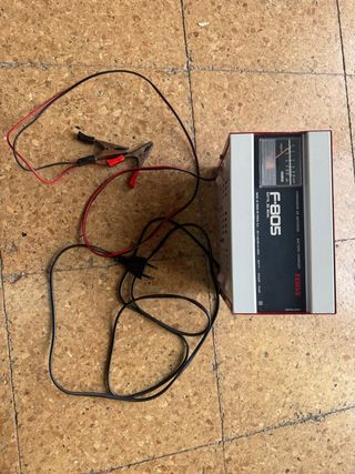 Cargador baterías FERVE F-805
