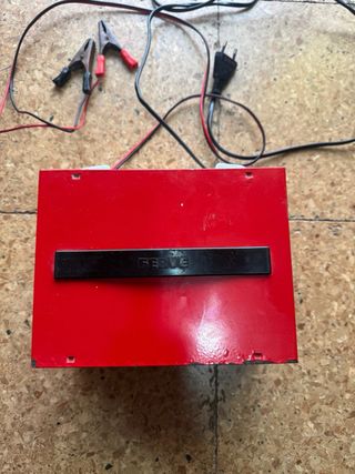 Cargador baterías FERVE F-805