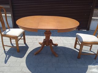 Mesa oval extensible + 4 sillas