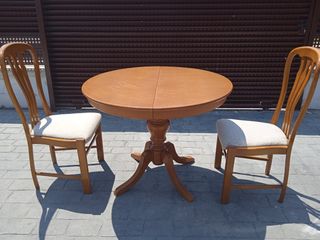 Mesa oval extensible + 4 sillas