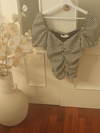 Top Mango vichy blanco-negro
Más ropa en mi perfil