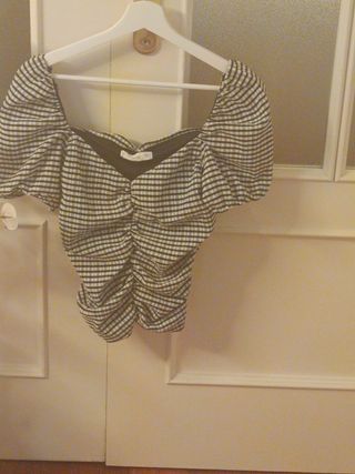 Top Mango vichy blanco-negro
Más ropa en mi perfil