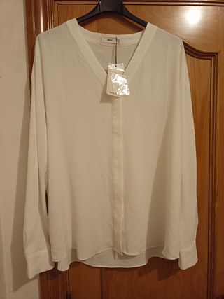 Blusa blanca de mujer
