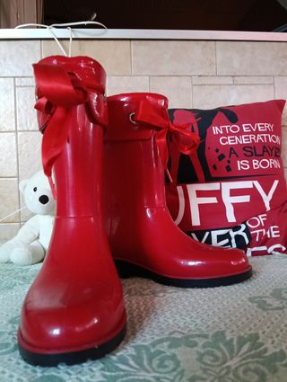 Botas lluvia rojas con lazo
