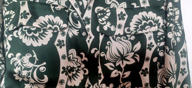 Camisa Zara floral verde-blanca