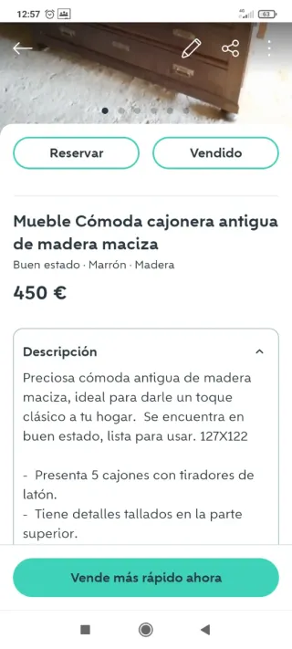 Cómoda cajonera antigua de madera de caoba tallada