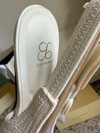 Décolleté Cosy Island bianche