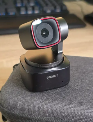 Webcam OBSBOT Tiny 2 4K PTZ con funciones IA
