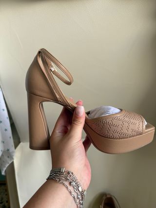 Sandali beige tacco alto