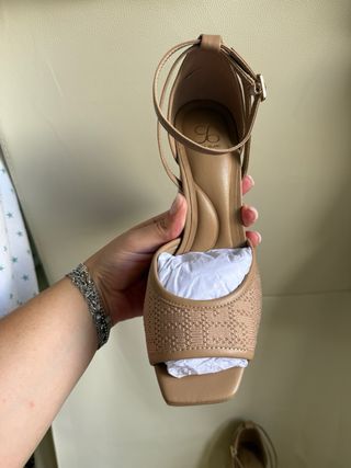Sandali beige tacco alto