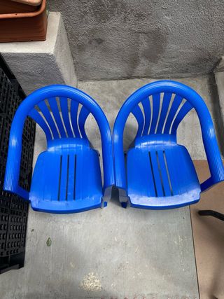 Dos sillas azul