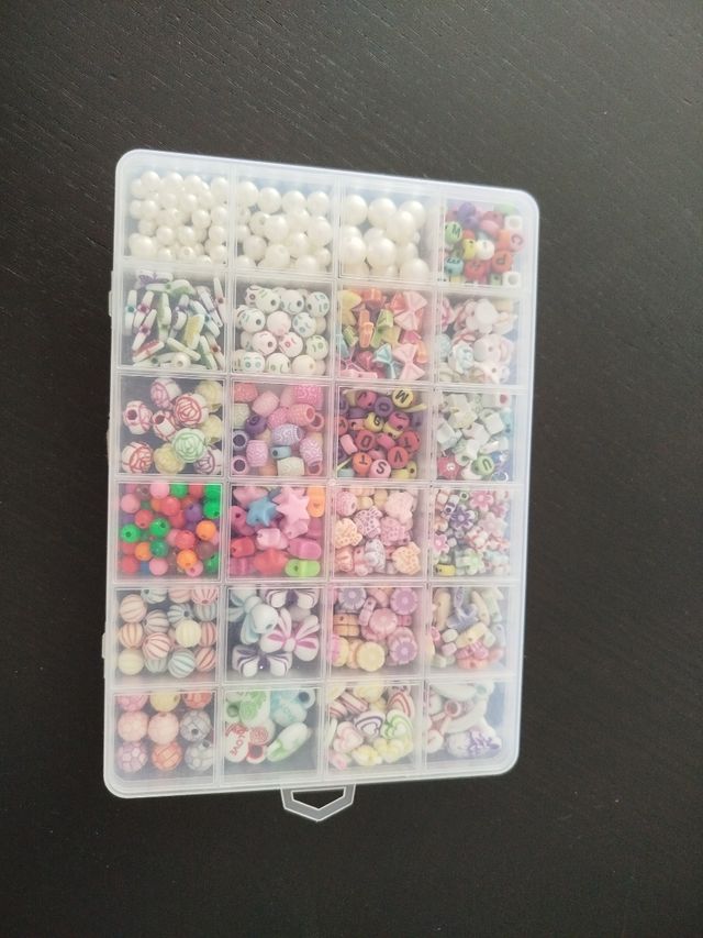 Cajita cuentas pulseras multicolor