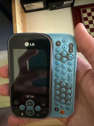 LG Tribe - Cellulare Vintage