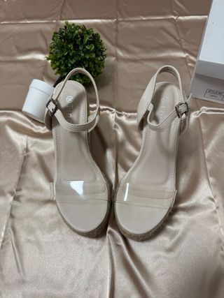 Sandalias cuña beige Tina