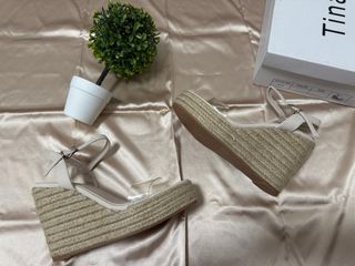 Sandalias cuña beige Tina