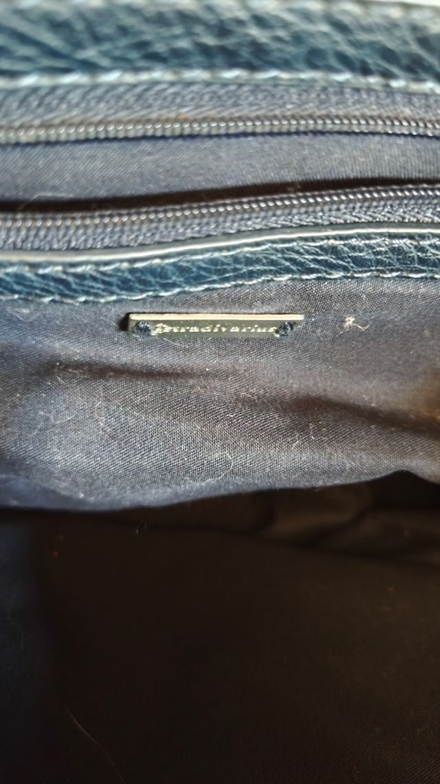 Bolso bandolera Stradivarius negro