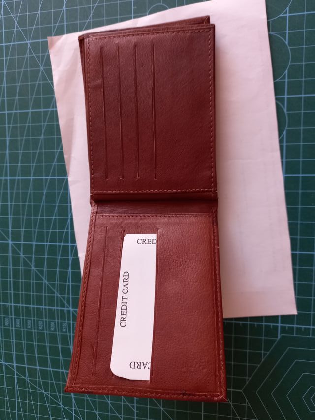 Billetera- monedera de piel auntentica. Nuevo.