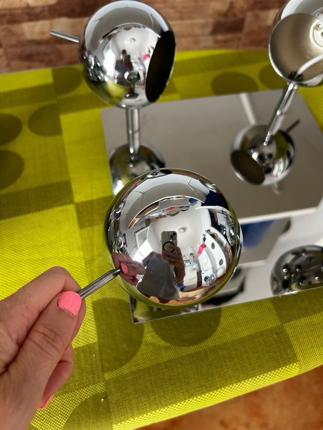 2 Lamparas metalicas plateadas.