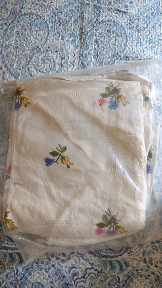 2 Colchas bordadas - algodón y lino