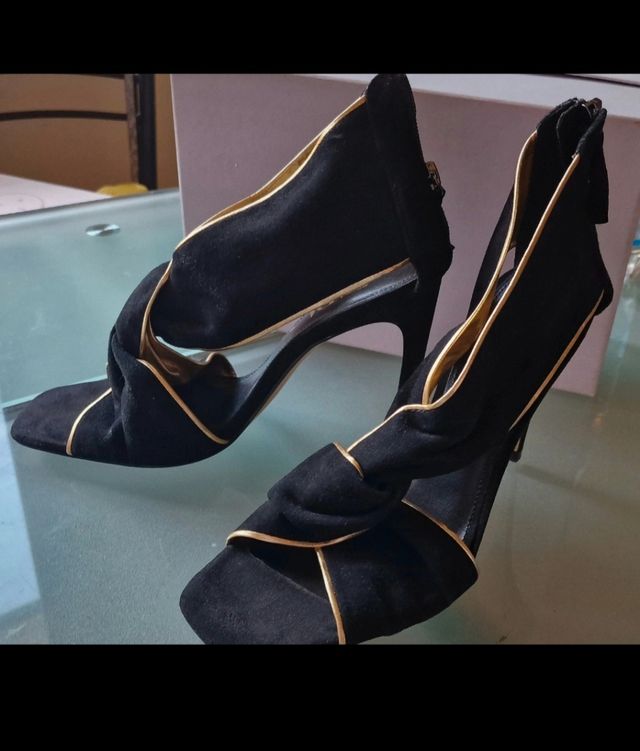 Sandali Zara neri e oro