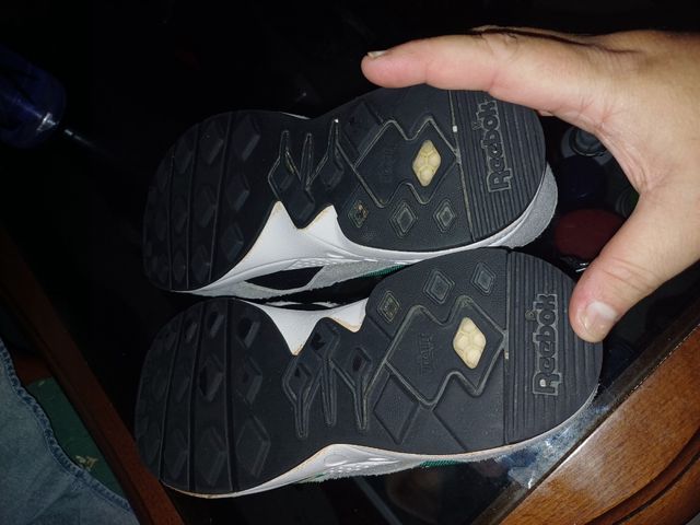 Ténis Reebok para rapaz - cinzento e preto