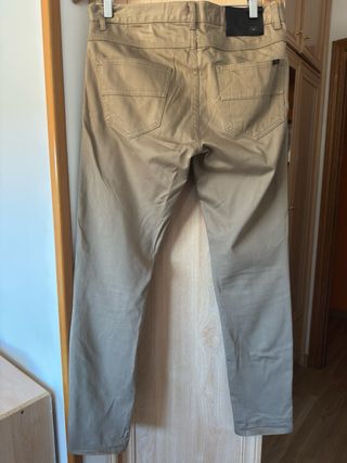 Pantalón beige ZARA 40
