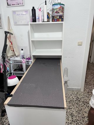 tavolo per unghie o studio