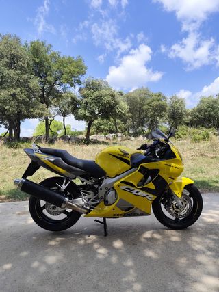 Honda CBR 600 F4 2001 inyección