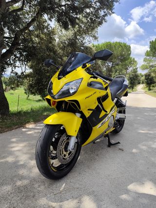 Honda CBR 600 F4 2001 inyección