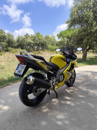 Honda CBR 600 F4 2001 inyección