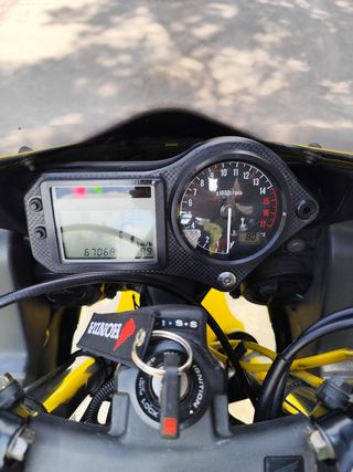 Honda CBR 600 F4 2001 inyección