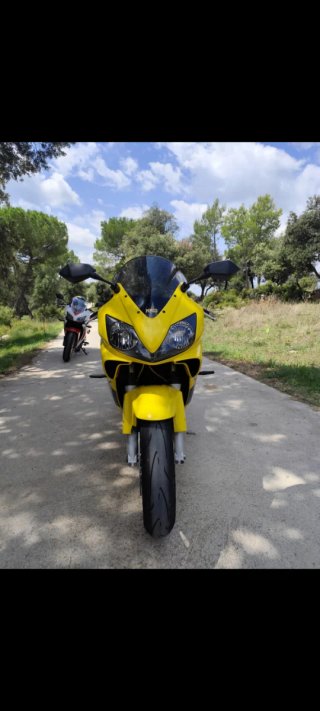Honda CBR 600 F4 2001 inyección