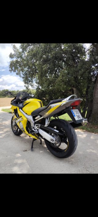 Honda CBR 600 F4 2001 inyección