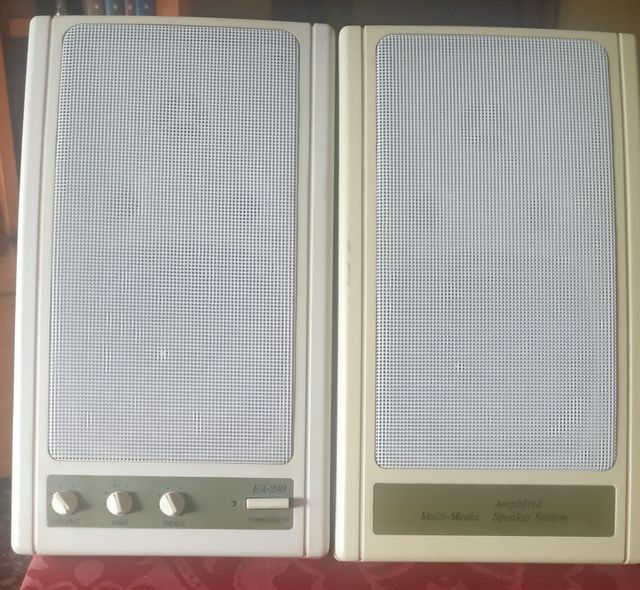 altoparlanti via cavo