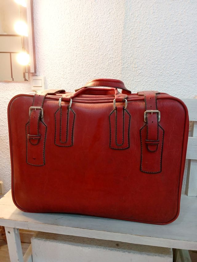 Maleta vintage roja