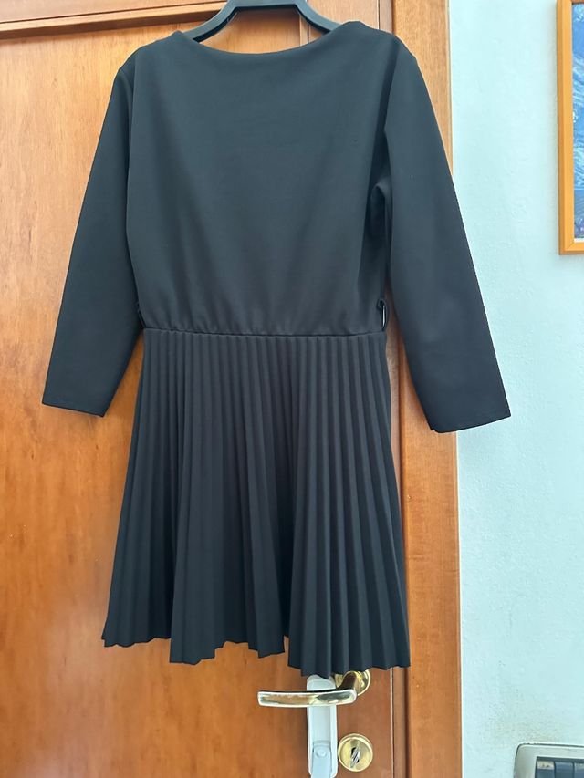 Vestito nero plissettato
