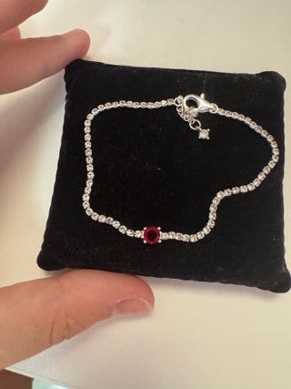 Pulsera Plata Ley -gema roja brillante plateada 92
