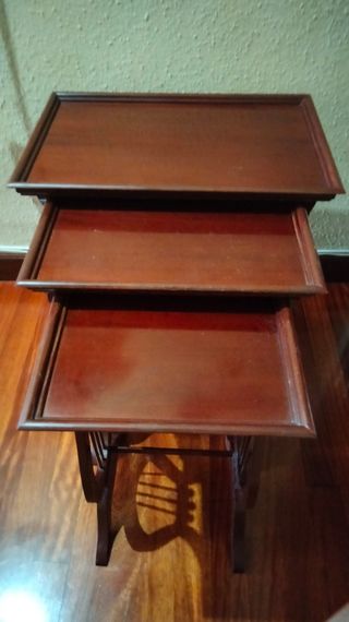 VECCHI BELLISSIMI TAVOLINI A NIDO IN LEGNO