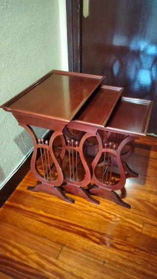 VECCHI BELLISSIMI TAVOLINI A NIDO IN LEGNO