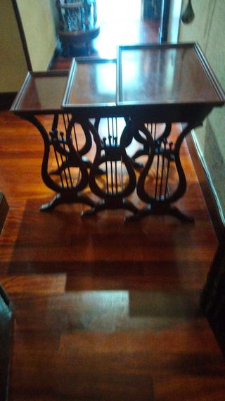 VECCHI BELLISSIMI TAVOLINI A NIDO IN LEGNO