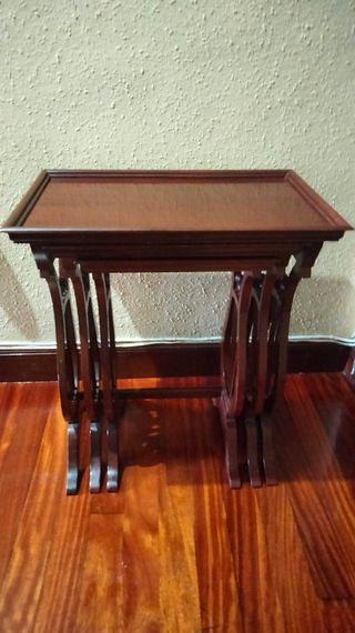 VECCHI BELLISSIMI TAVOLINI A NIDO IN LEGNO