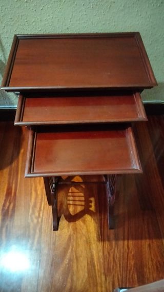 VECCHI BELLISSIMI TAVOLINI A NIDO IN LEGNO