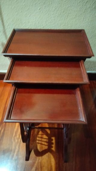 VECCHI BELLISSIMI TAVOLINI A NIDO IN LEGNO