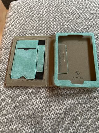 2 custodie per eReader Kobo Clara HD Fintie