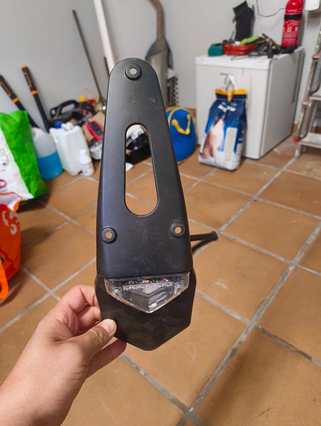 Portamatriculas enduro/trial con piloto